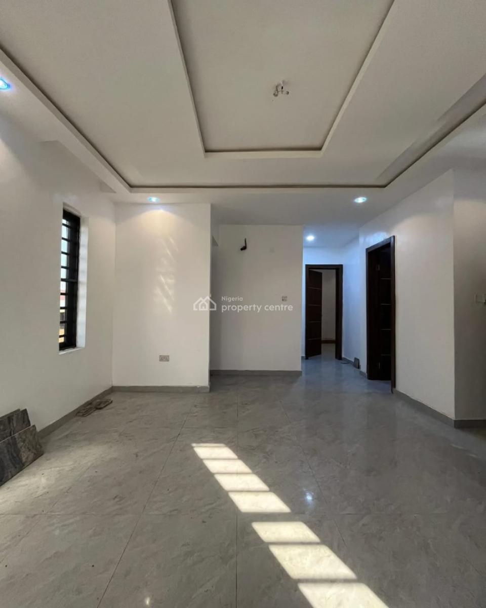Spacious and Well Maintained 2 Bedroom Apartment, Surulere, Lagos, Flat / Apartment for Sale