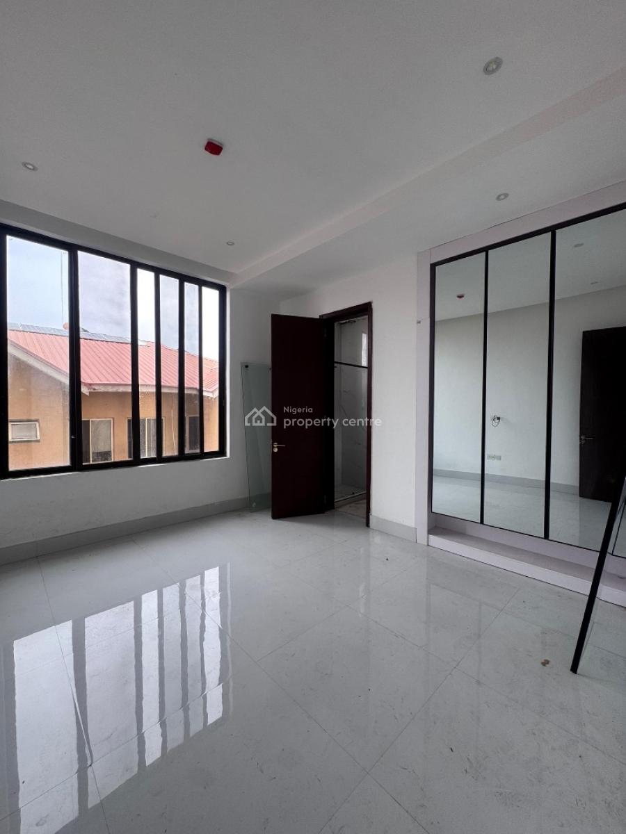 Exclusive 3-bedroom Apartment, Off Admiralty Way, Lekki Phase 1, Lekki, Lagos, Flat / Apartment for Rent