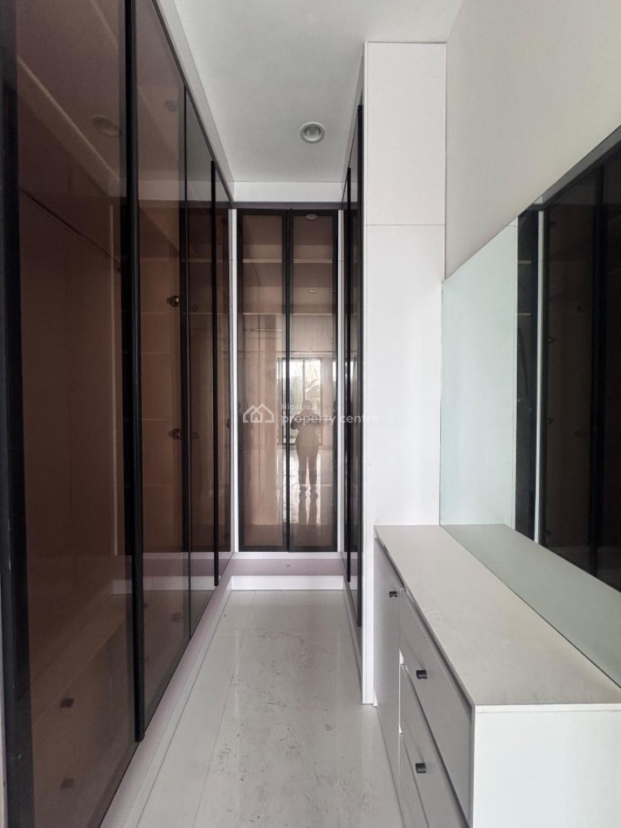 Exclusive 3-bedroom Apartment, Off Admiralty Way, Lekki Phase 1, Lekki, Lagos, Flat / Apartment for Rent