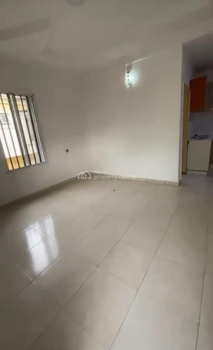 Upstairs Studio Apartment with Private Kitchen{ Video}, Bera Estate Chevron, Lekki, Lagos, Self Contain (single Rooms) for Rent