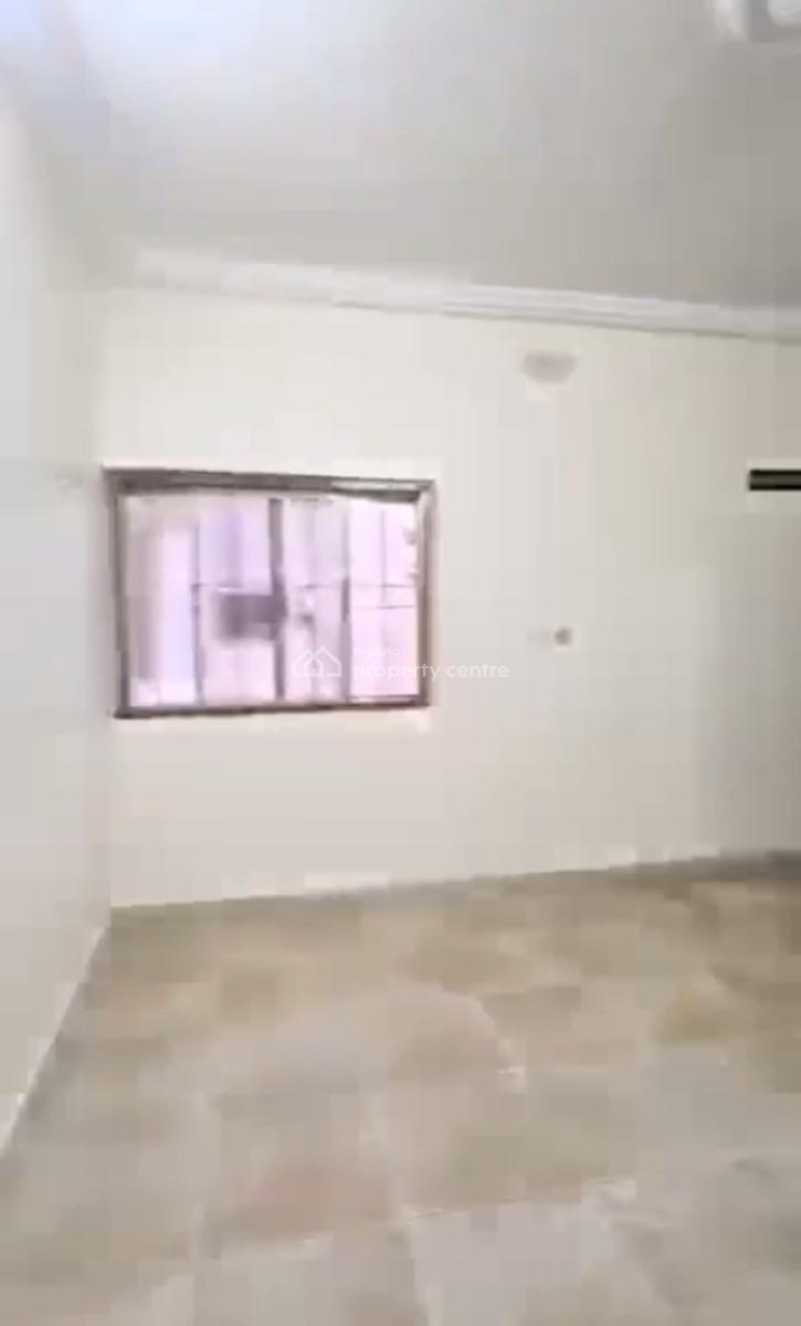 Standard Renovated 3 Bedroom Apartment, Gwarinpa, Abuja, Flat / Apartment for Rent