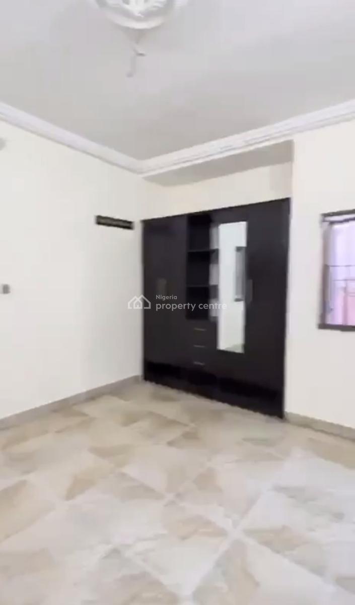 Standard Renovated 3 Bedroom Apartment, Gwarinpa, Abuja, Flat / Apartment for Rent