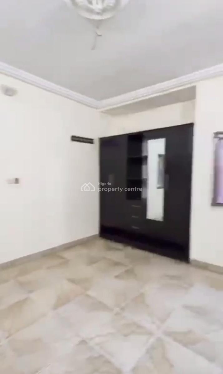 Standard Renovated 3 Bedroom Apartment, Gwarinpa, Abuja, Flat / Apartment for Rent