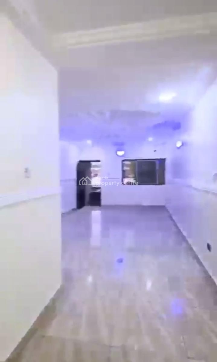 Standard Renovated 3 Bedroom Apartment, Gwarinpa, Abuja, Flat / Apartment for Rent