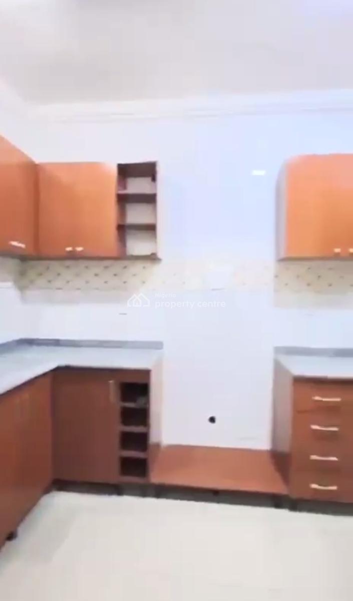 Standard Renovated 3 Bedroom Apartment, Gwarinpa, Abuja, Flat / Apartment for Rent