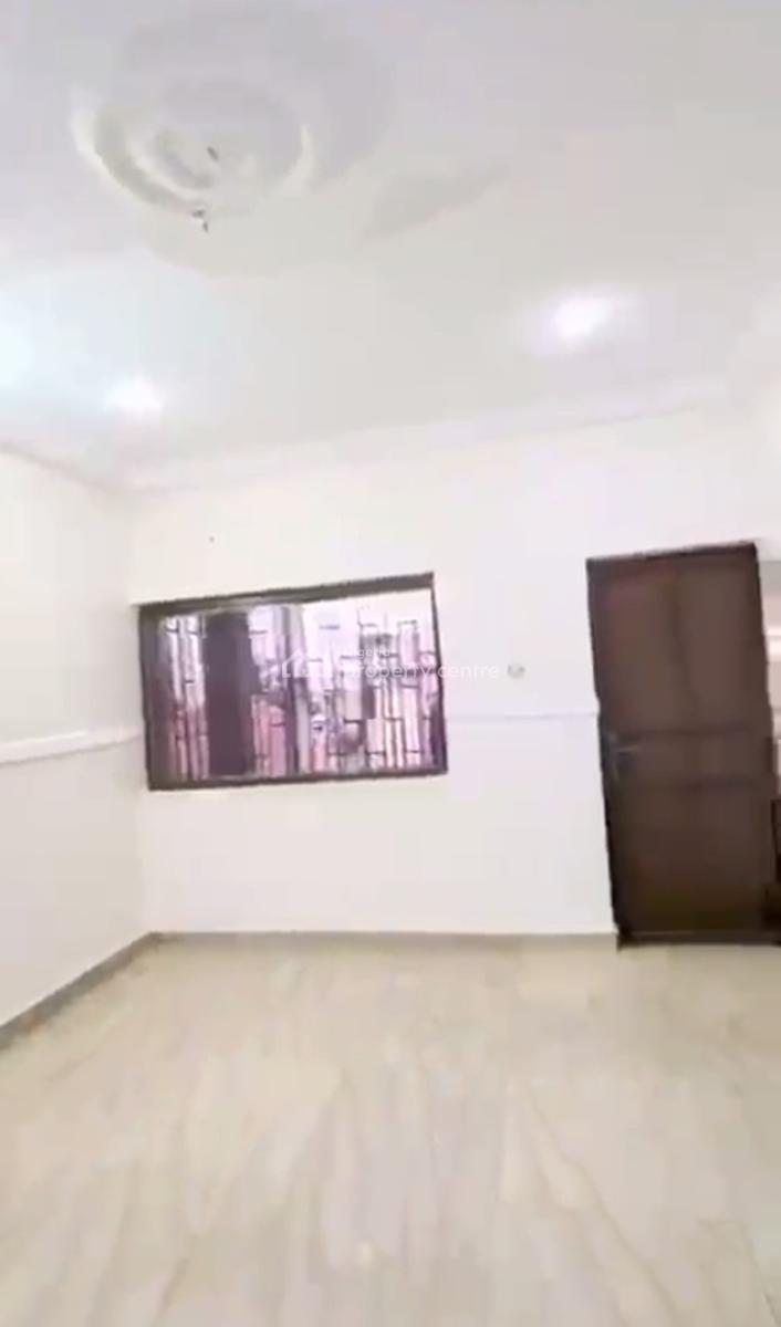 Standard Renovated 3 Bedroom Apartment, Gwarinpa, Abuja, Flat / Apartment for Rent