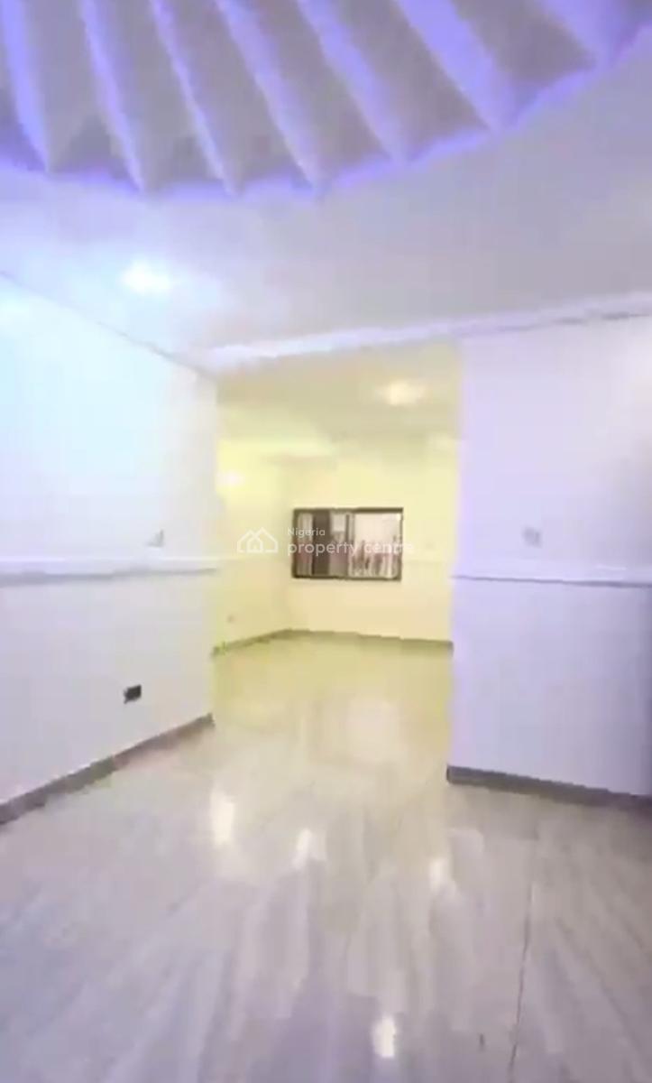 Standard Renovated 3 Bedroom Apartment, Gwarinpa, Abuja, Flat / Apartment for Rent