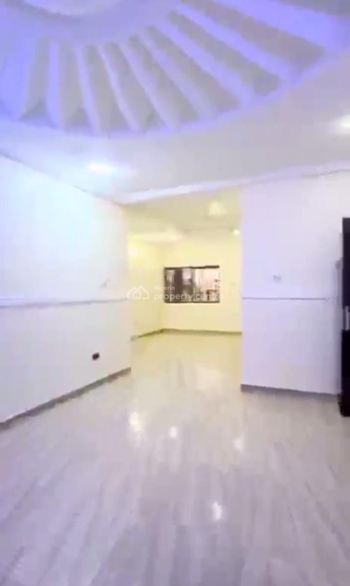 Standard Renovated 3 Bedroom Apartment, Gwarinpa, Abuja, Flat / Apartment for Rent