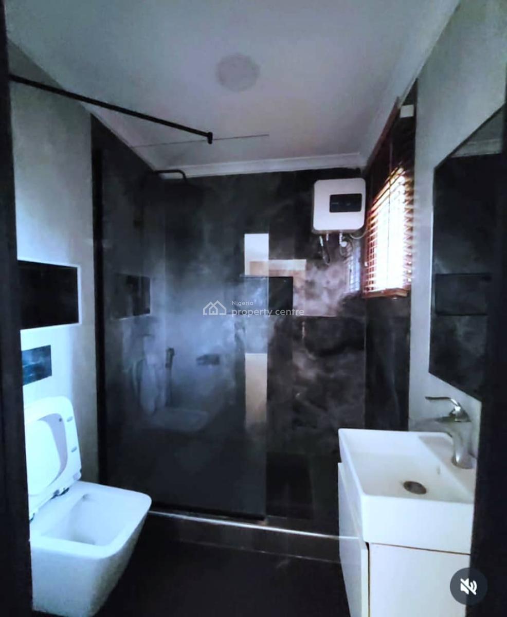 Well Maintained 2 Bedroom Apartment, Lekki Phase 1, Lekki, Lagos, Flat / Apartment for Rent