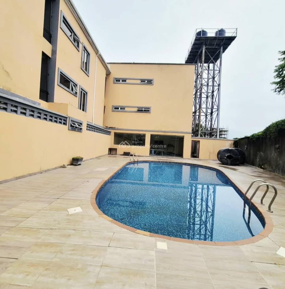 Well Maintained 2 Bedroom Apartment, Lekki Phase 1, Lekki, Lagos, Flat / Apartment for Rent