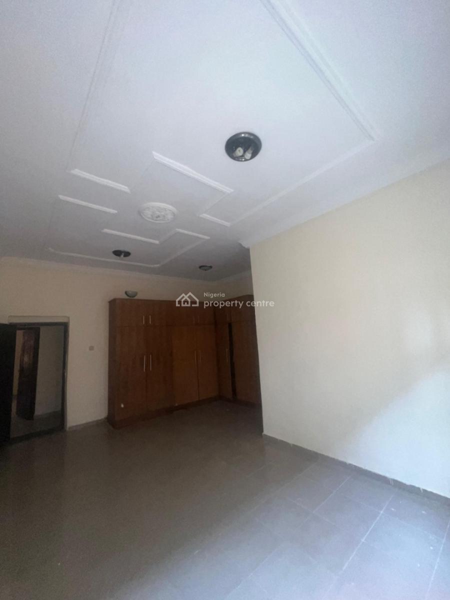 3 Bedroom Apartment Available(upstairs), Beside Lbs, Sangotedo, Ajah, Lagos, Flat / Apartment for Rent