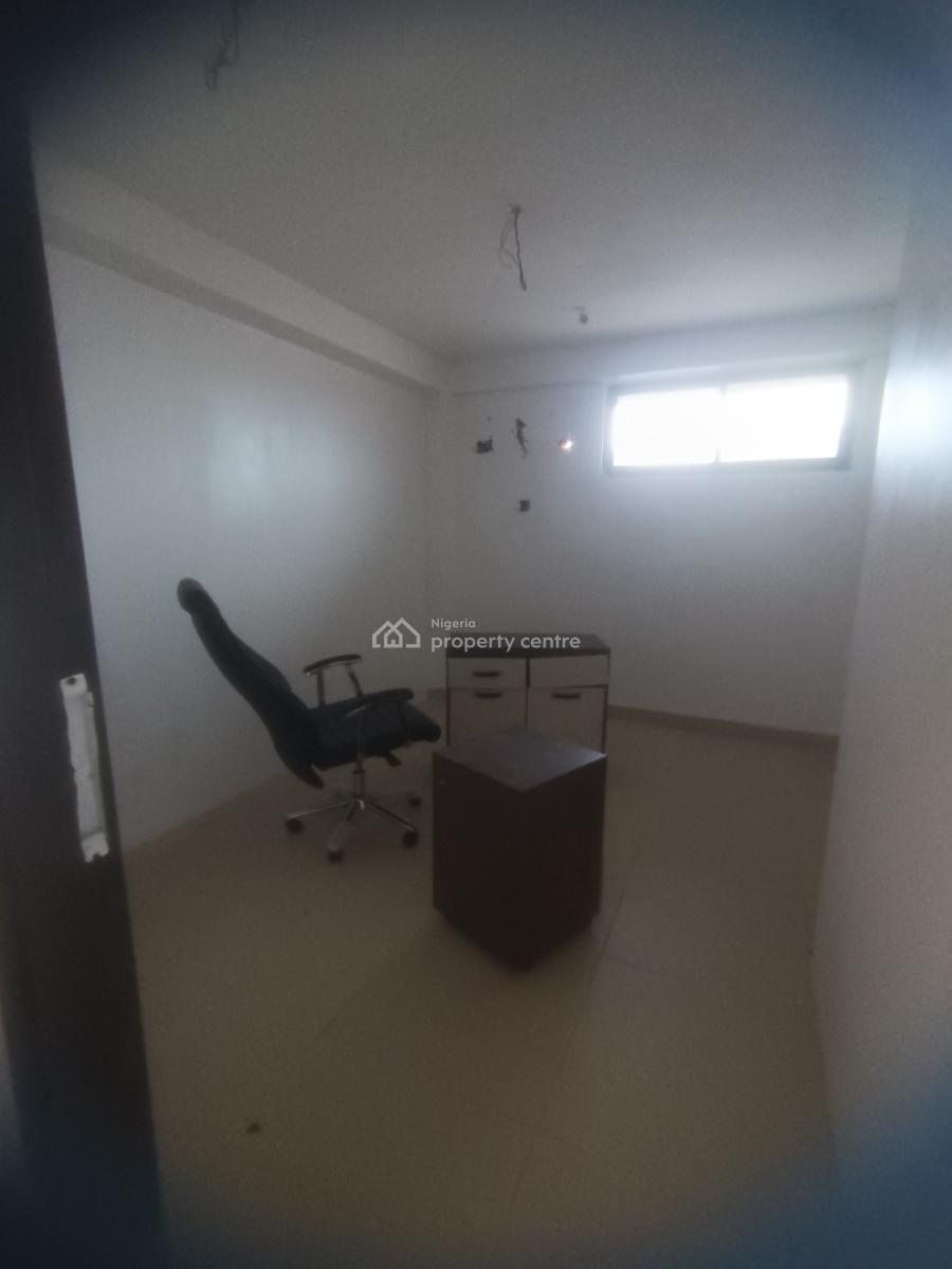97sqm Open Plan Mall Space, Admiralty Way, Lekki Phase 1, Lekki, Lagos, Plaza / Complex / Mall for Rent