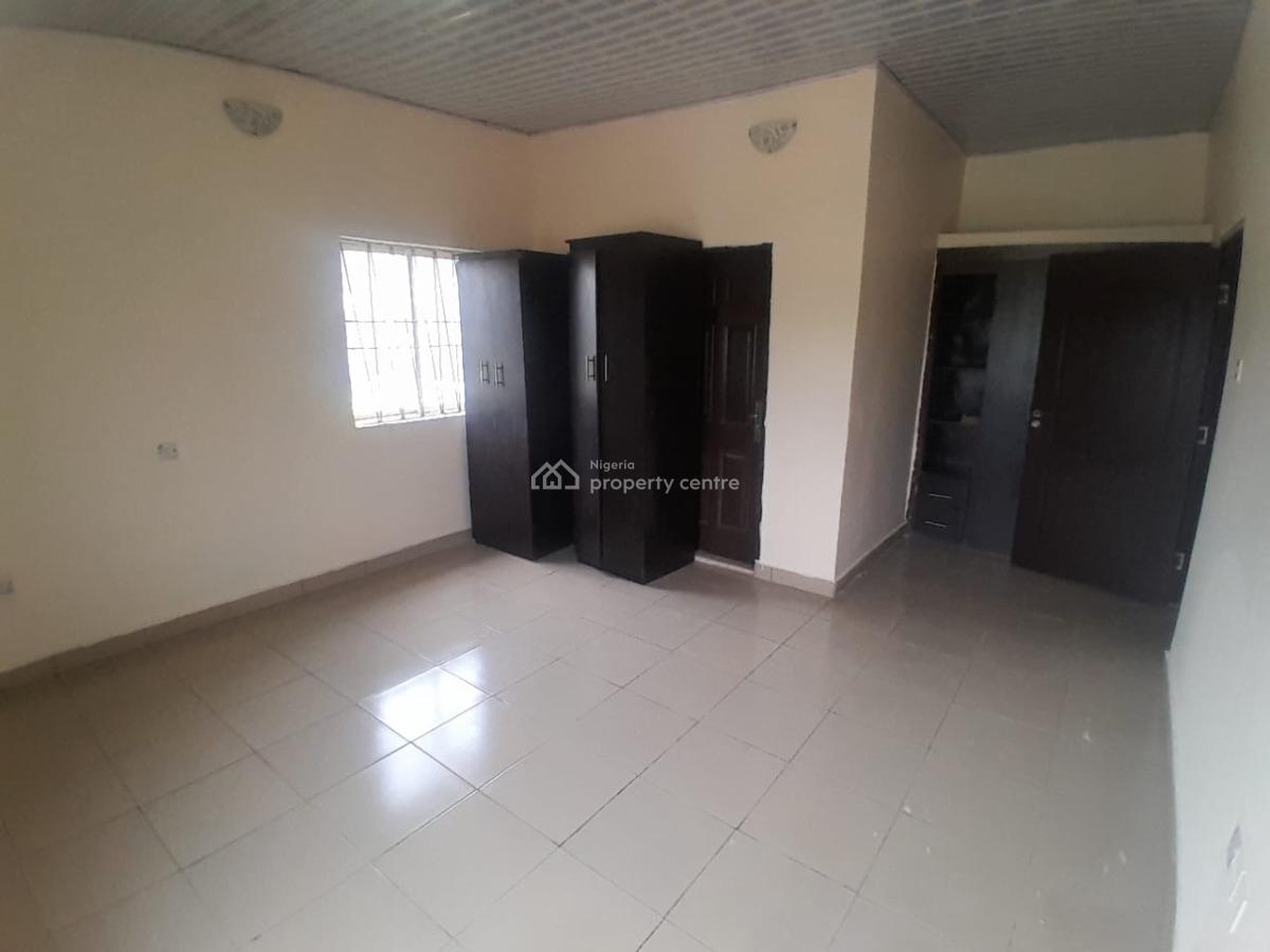 Well Built 3 Bedroom Flat on 2nd Floor, Mabushi, Abuja, Flat / Apartment for Rent