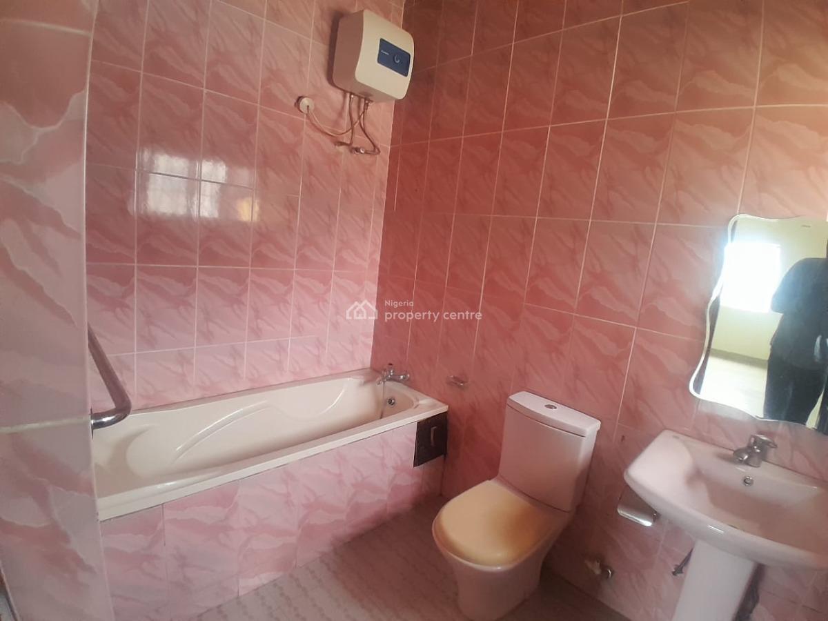 Well Built 3 Bedroom Flat on 2nd Floor, Mabushi, Abuja, Flat / Apartment for Rent