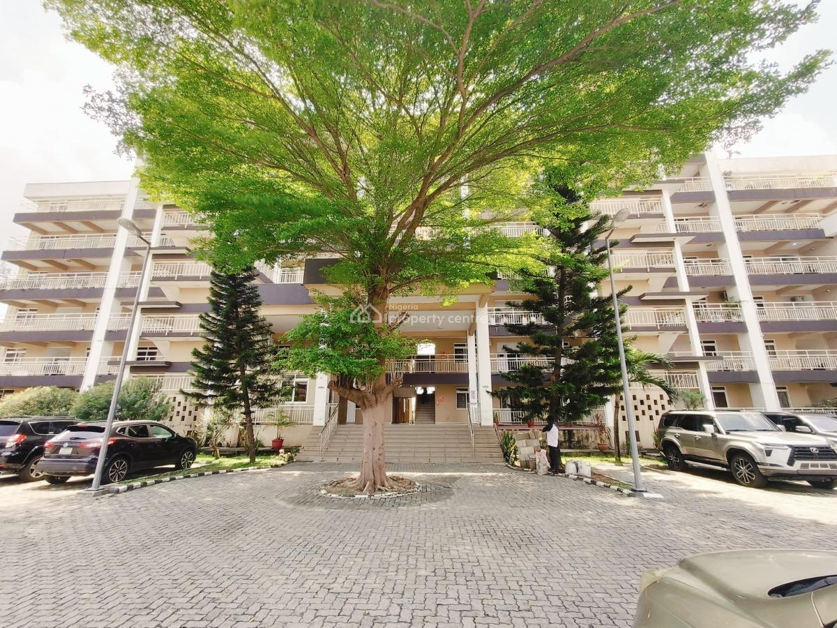 3 Bedroom Apartment with S/pool, Admiralty Close Lekki, Lekki Phase 1, Lekki, Lagos, Flat / Apartment for Rent