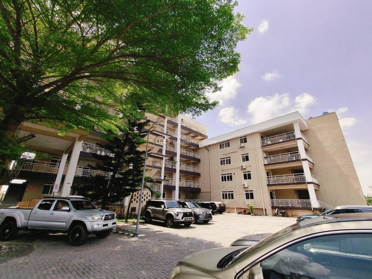 3 Bedroom Apartment with S/pool, Admiralty Close Lekki, Lekki Phase 1, Lekki, Lagos, Flat / Apartment for Rent