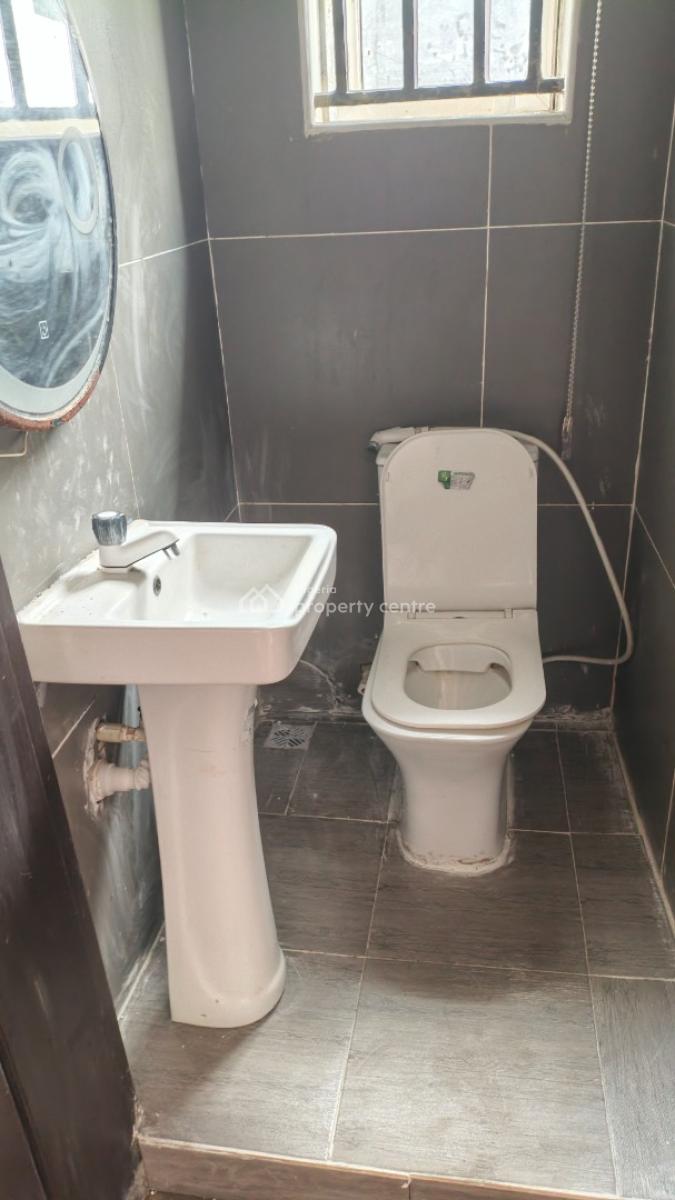 Spacious Shared Apartment in an Estate, Bakare Estate, Lekki, Lagos, Self Contain (single Rooms) for Rent