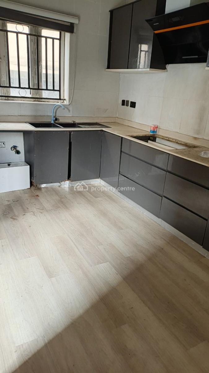 Spacious Shared Apartment in an Estate, Bakare Estate, Lekki, Lagos, Self Contain (single Rooms) for Rent