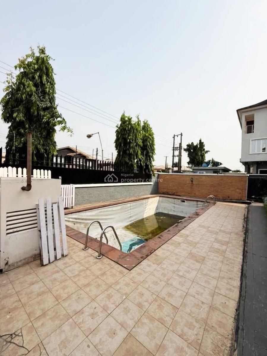 a Self Serviced 3 Bedroom Terraced, Lekki Phase 1, Lekki, Lagos, Office Space for Rent