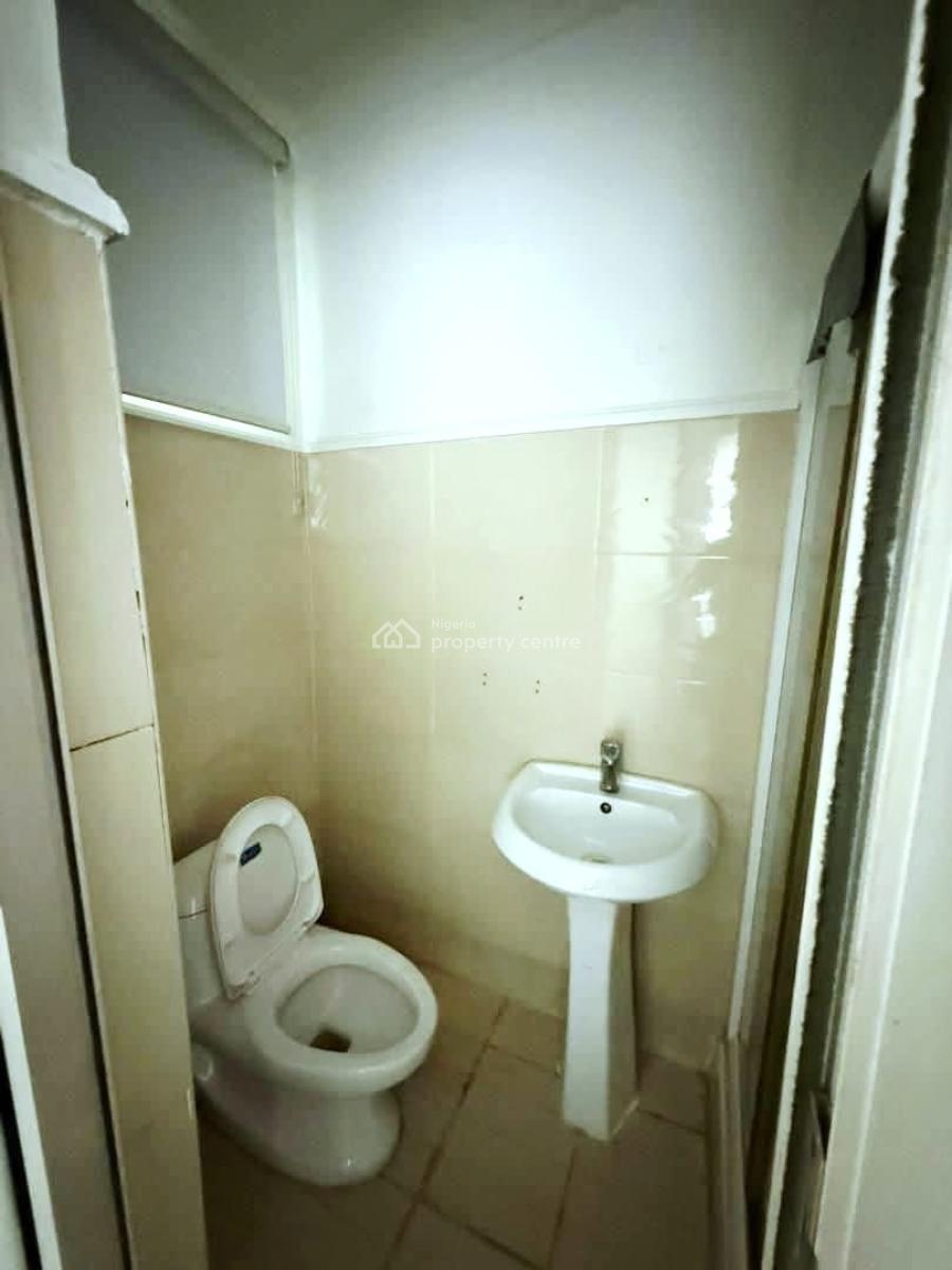 a Self Serviced 3 Bedroom Terraced, Lekki Phase 1, Lekki, Lagos, Office Space for Rent