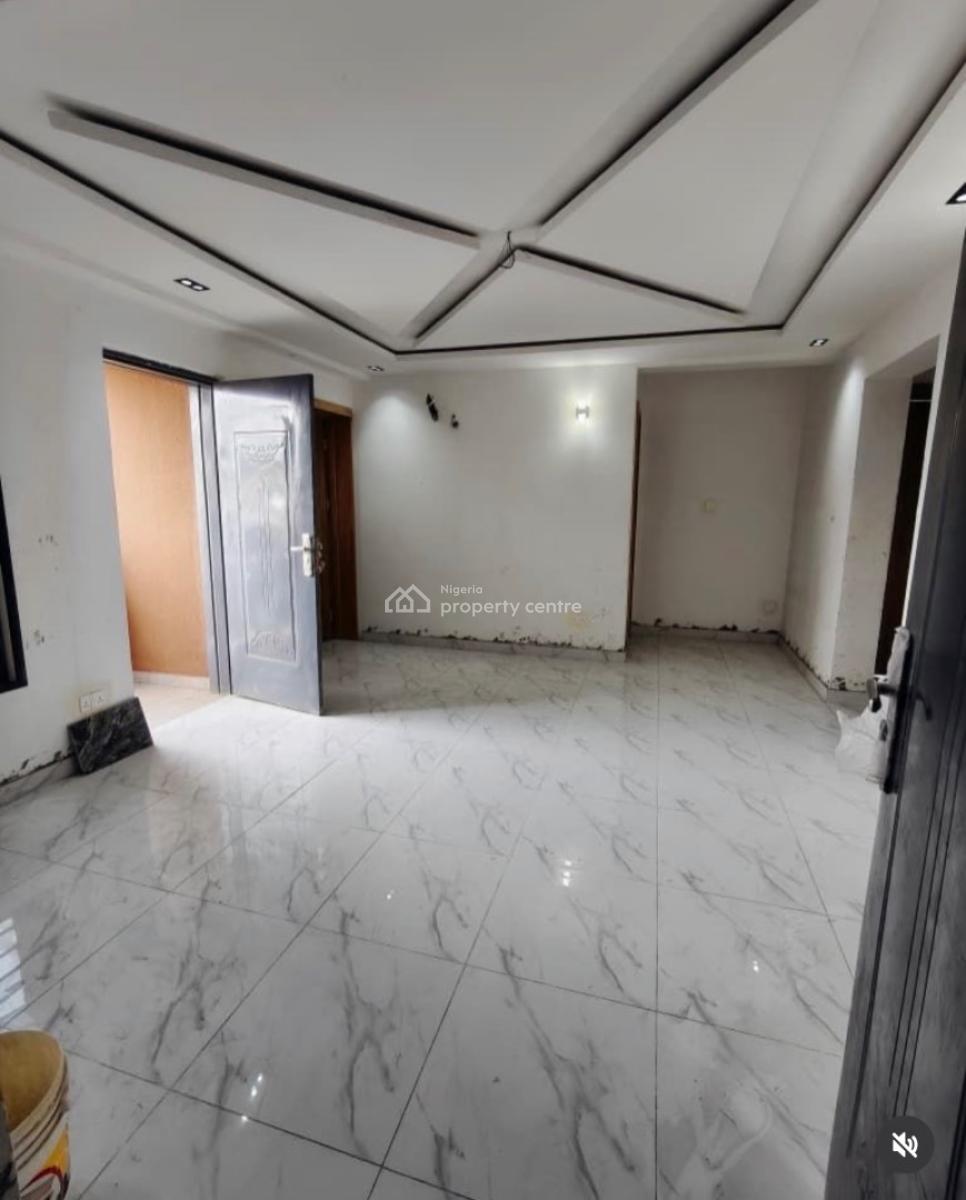 Newly Built 2 Bedroom Apartment, Yaba, Lagos, Block of Flats for Sale