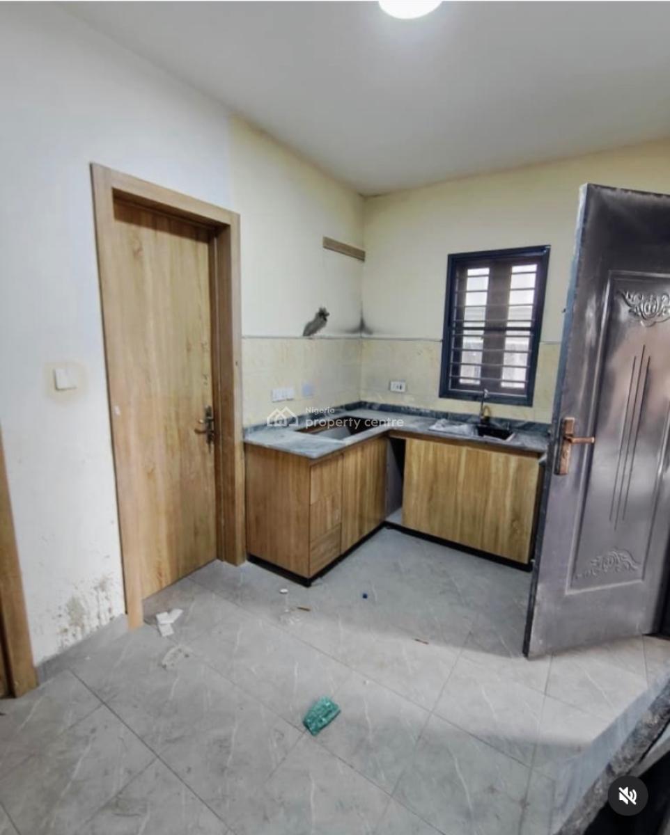 Newly Built 2 Bedroom Apartment, Yaba, Lagos, Block of Flats for Sale