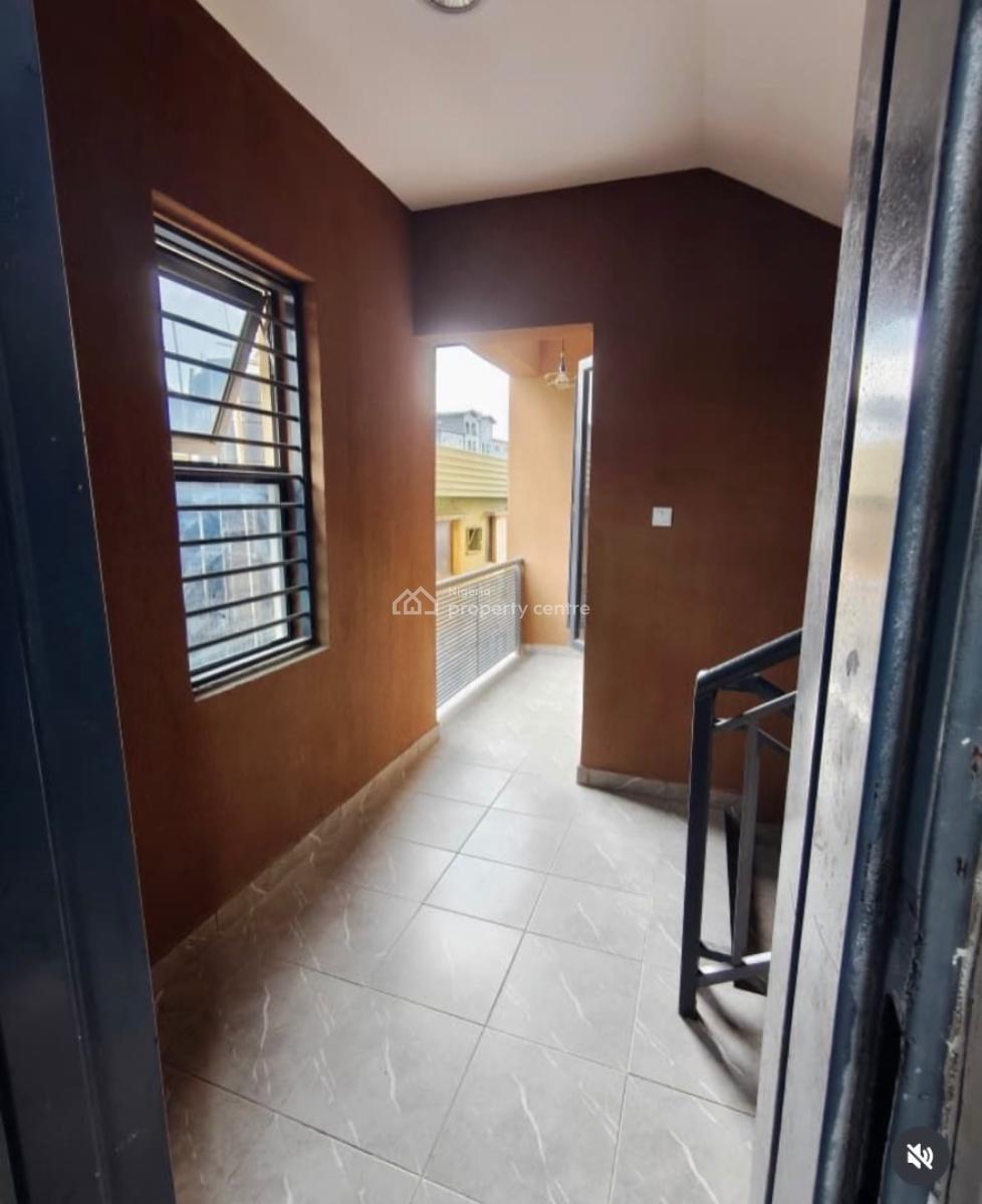 Newly Built 2 Bedroom Apartment, Yaba, Lagos, Block of Flats for Sale