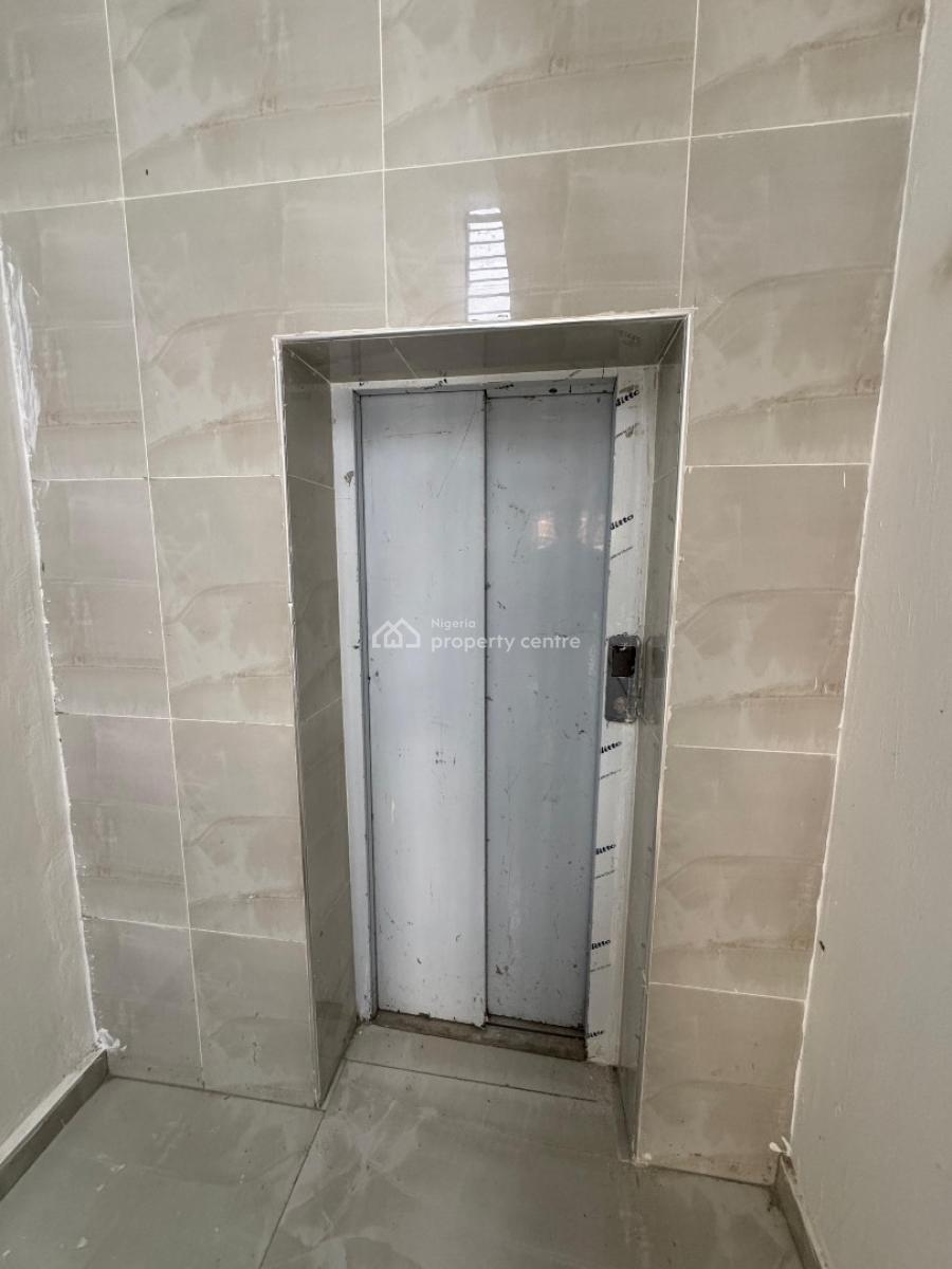 Prestigious 3 Bedroom Apartment with Bq, Lekki Phase 1, Lekki, Lagos, Block of Flats for Sale