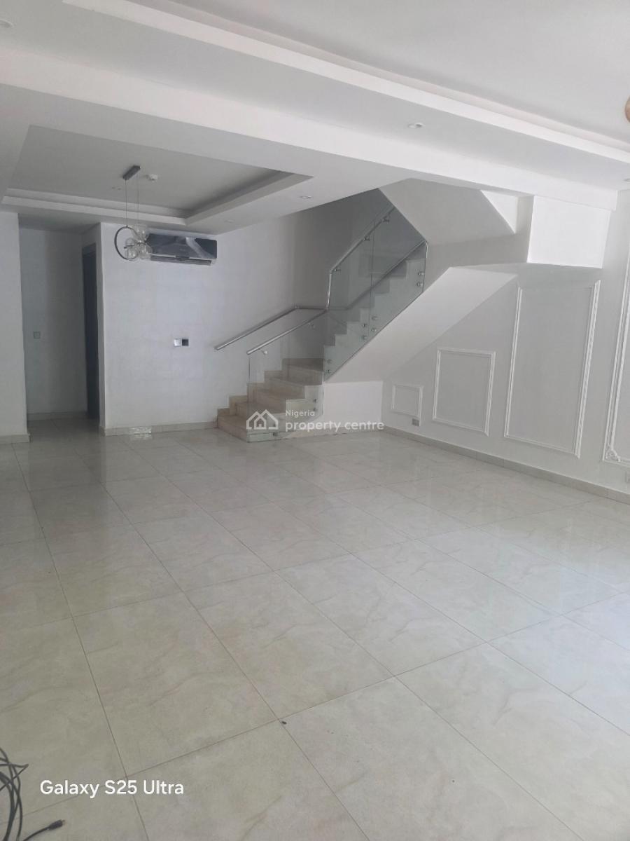 4 Bedroom Spacious Apartment with Ample Parking, Banana Island, Ikoyi, Lagos, Flat / Apartment for Rent
