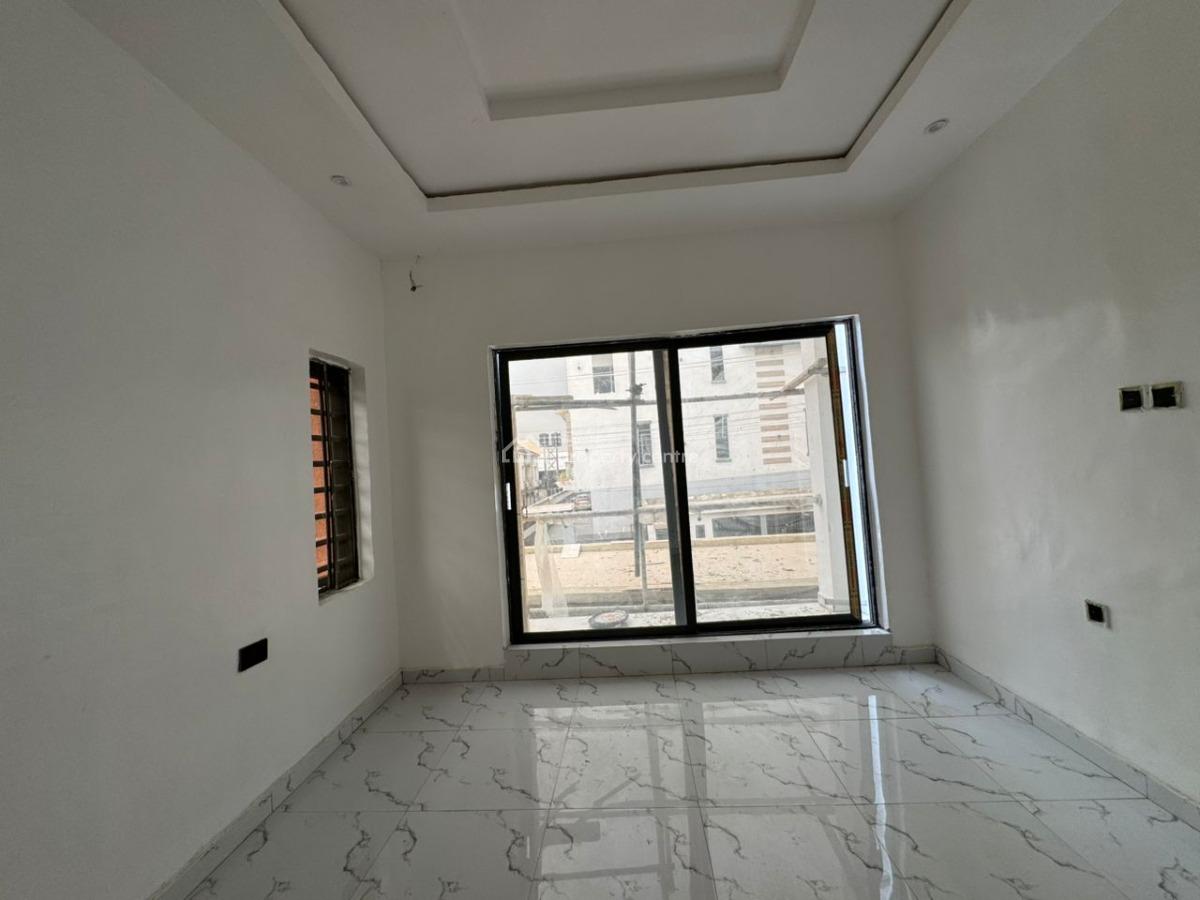 Luxury 3 Bedroom Penthouse with Fitted Kitchen, Elevator, Power Supply, Very Secure Estate, Ologolo, Lekki, Lagos, Flat / Apartment for Rent