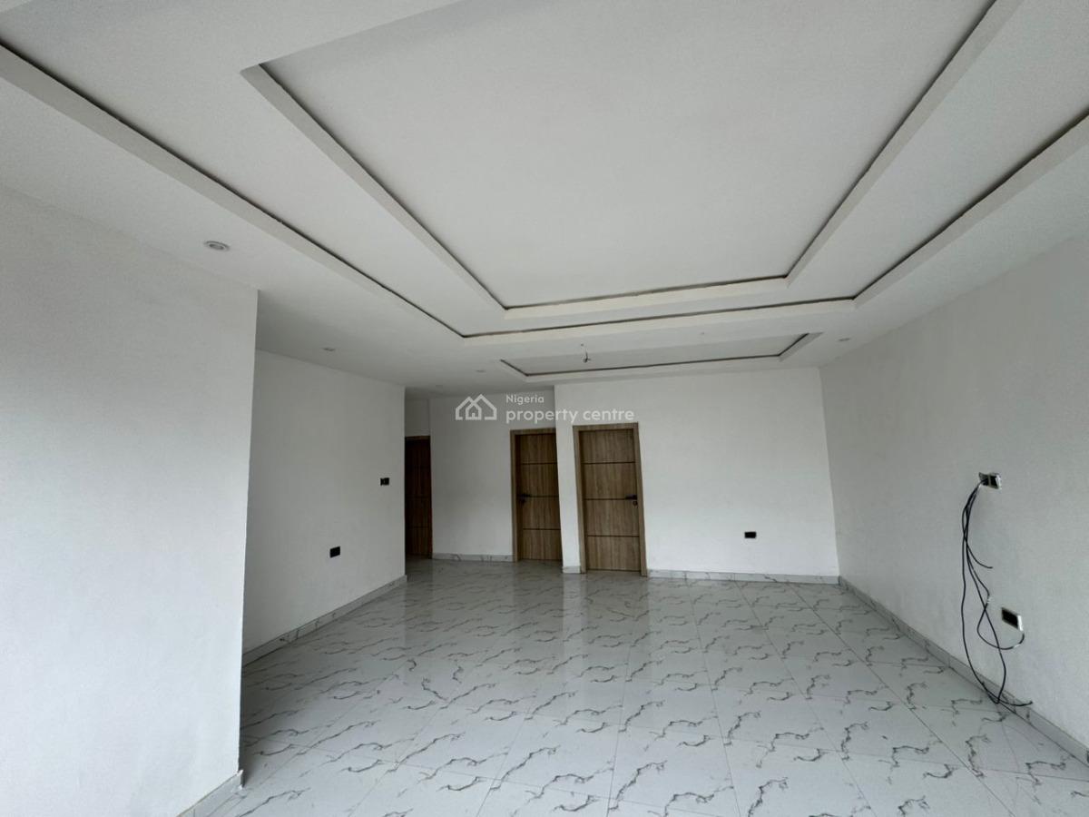 Luxury 3 Bedroom Penthouse with Fitted Kitchen, Elevator, Power Supply, Very Secure Estate, Ologolo, Lekki, Lagos, Flat / Apartment for Rent