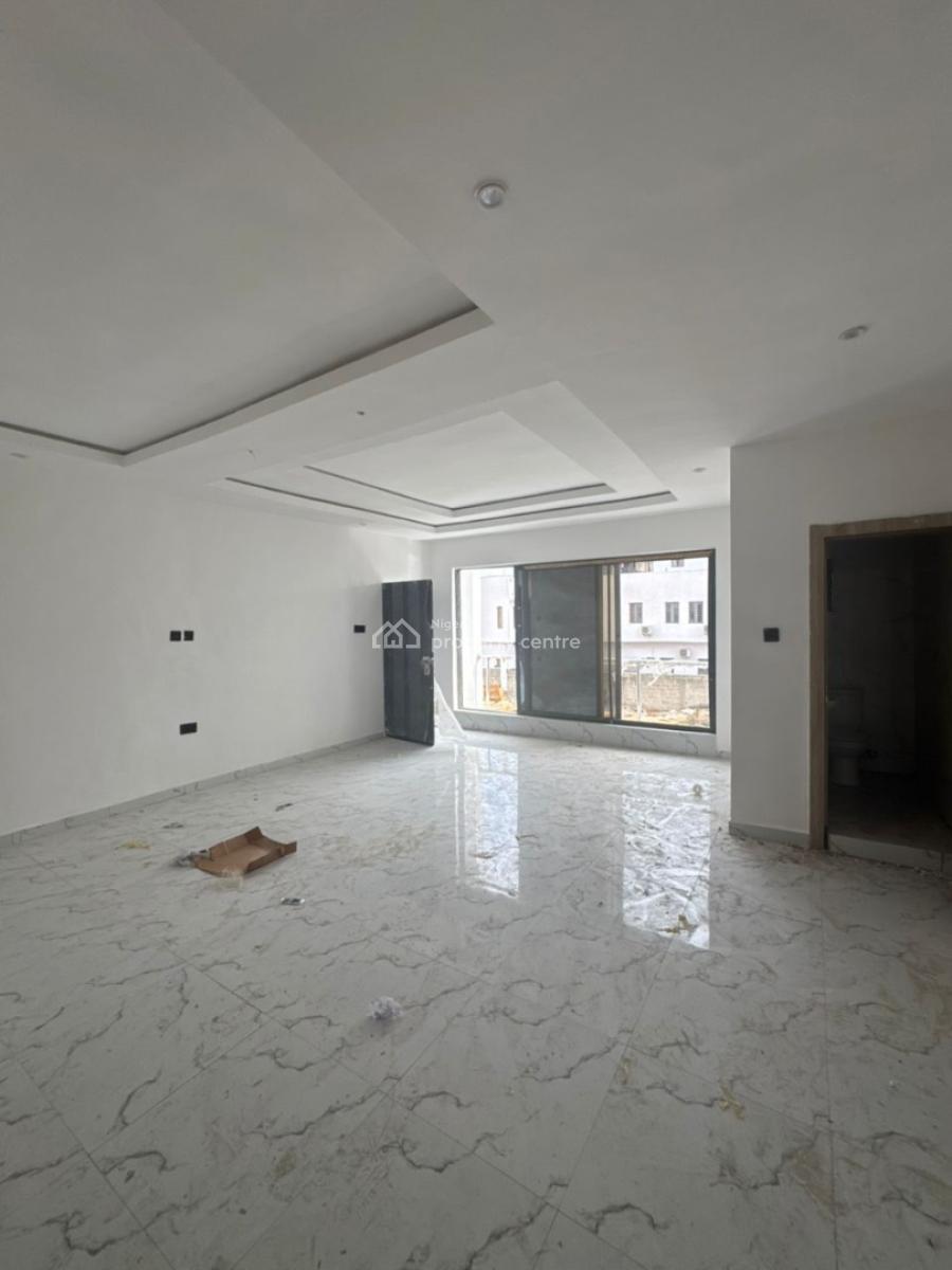 Luxury 3 Bedroom Penthouse with Fitted Kitchen, Elevator, Power Supply, Very Secure Estate, Ologolo, Lekki, Lagos, Flat / Apartment for Rent