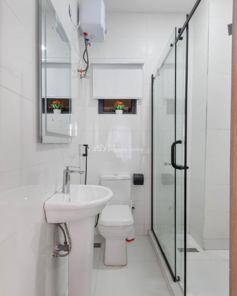 3bedroom Apartment with Swimming Pool, Gym, Snooker Board, Table Tenni, Lekki Phase 1, Lekki, Lagos, Flat / Apartment Short Let