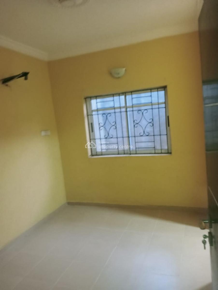 2 Bedroom Flat All Rooms En-suite Downstairs on a Tarred Road, Olowora, Olowora, Magodo, Lagos, Flat / Apartment for Rent