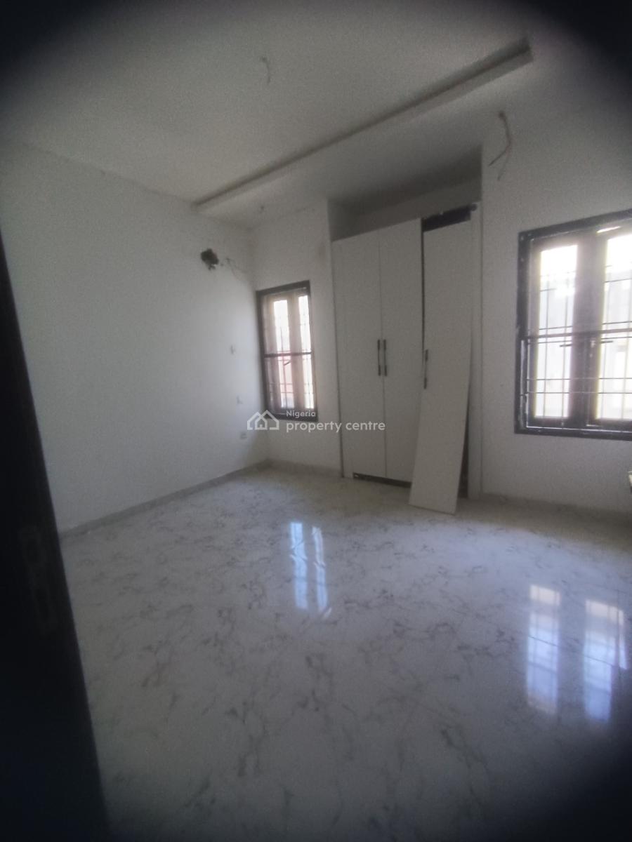 Well Maintained Ground Floor 3 Bedroom Flat Available in an Estate, Off Orchid Road, Lekki Expressway, Lekki, Lagos, Flat / Apartment for Rent