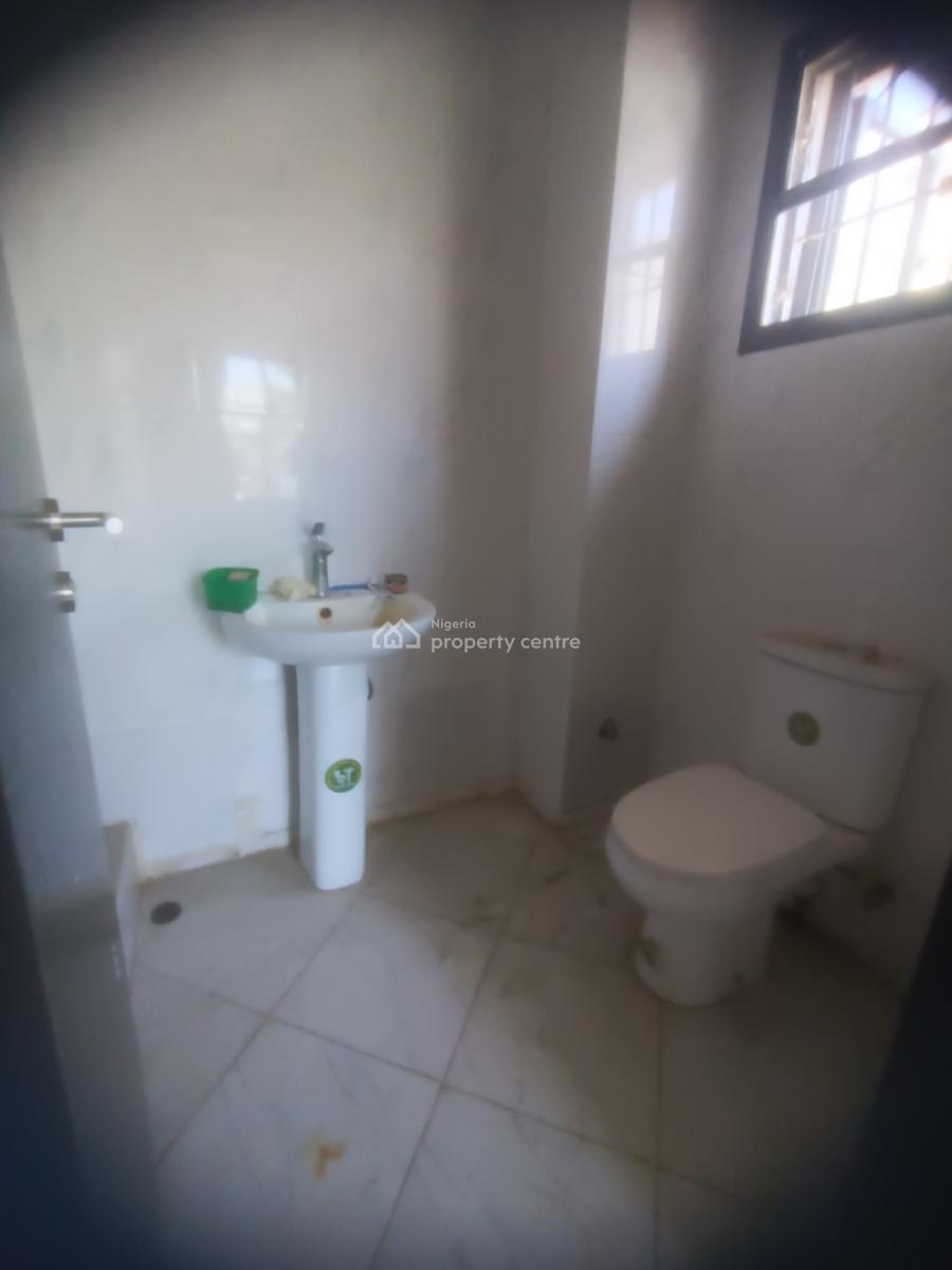 Well Maintained Ground Floor 3 Bedroom Flat Available in an Estate, Off Orchid Road, Lekki Expressway, Lekki, Lagos, Flat / Apartment for Rent