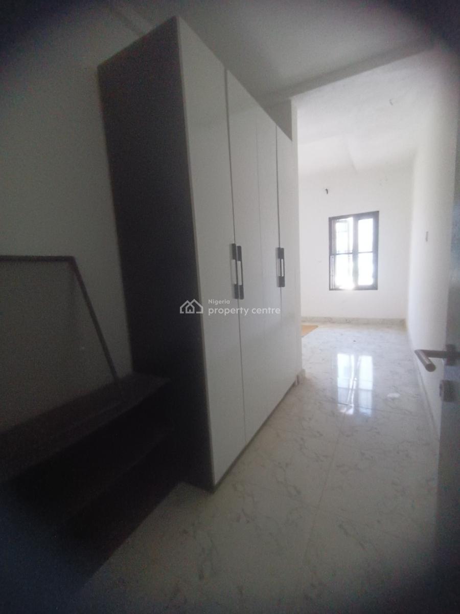 Well Maintained Ground Floor 3 Bedroom Flat Available in an Estate, Off Orchid Road, Lekki Expressway, Lekki, Lagos, Flat / Apartment for Rent