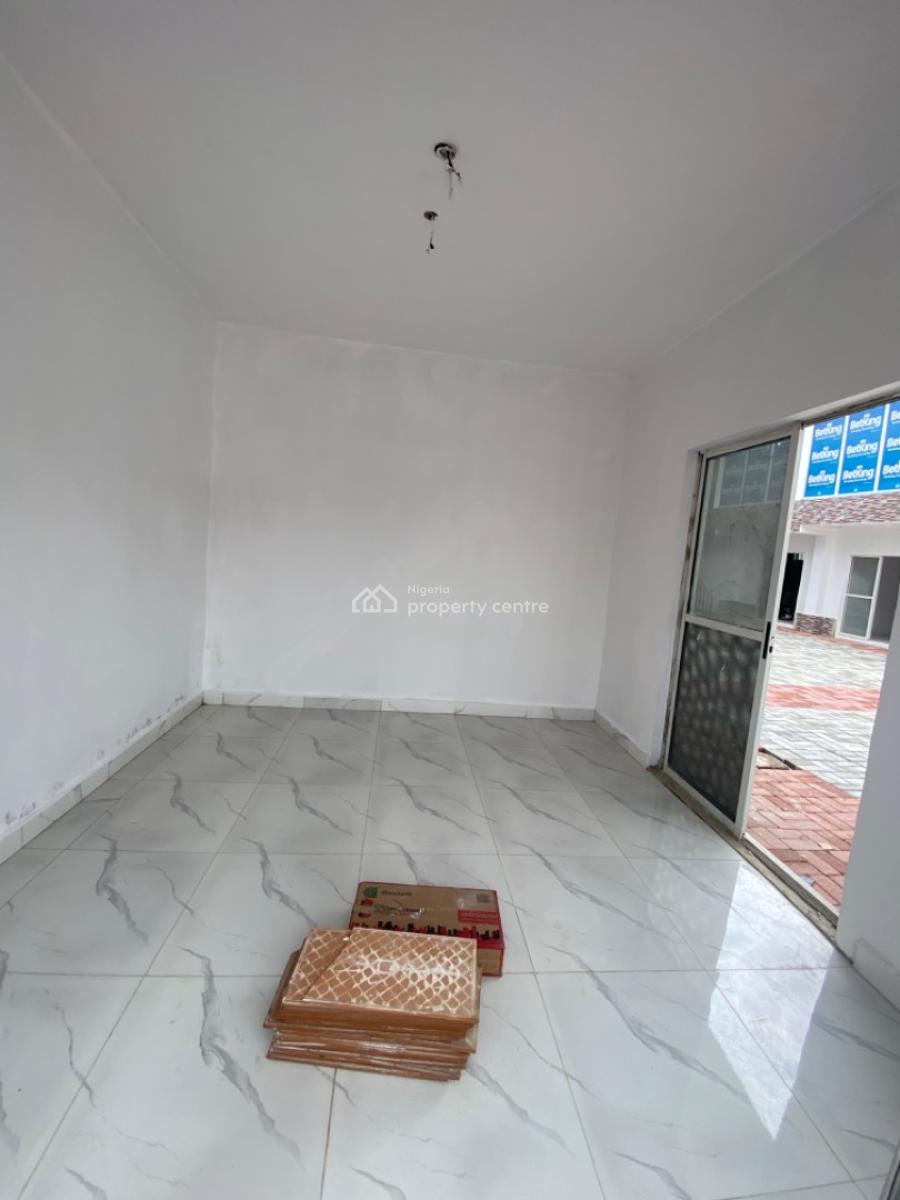 Neatly Used Shop, Ogidan, Very Close to Sky Mall, Opposite Blenco, Sangotedo, Ajah, Lagos, Shop for Rent