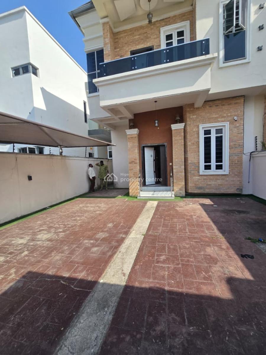 Distress Auction Well Maintained 4 Bedroom Semi-detached Duplex, Bq, Agungi Before Chevron, Lekki, Lagos, Semi-detached Duplex for Sale