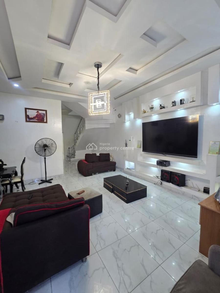 Distress Auction Well Maintained 4 Bedroom Semi-detached Duplex, Bq, Agungi Before Chevron, Lekki, Lagos, Semi-detached Duplex for Sale