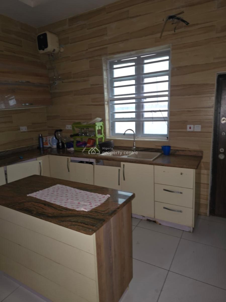Distress Auction Well Maintained 4 Bedroom Semi-detached Duplex, Bq, Agungi Before Chevron, Lekki, Lagos, Semi-detached Duplex for Sale