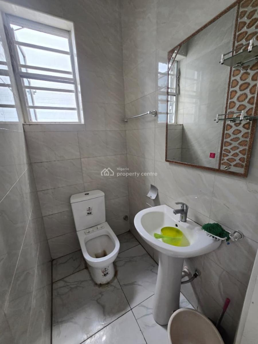Distress Auction Well Maintained 4 Bedroom Semi-detached Duplex, Bq, Agungi Before Chevron, Lekki, Lagos, Semi-detached Duplex for Sale