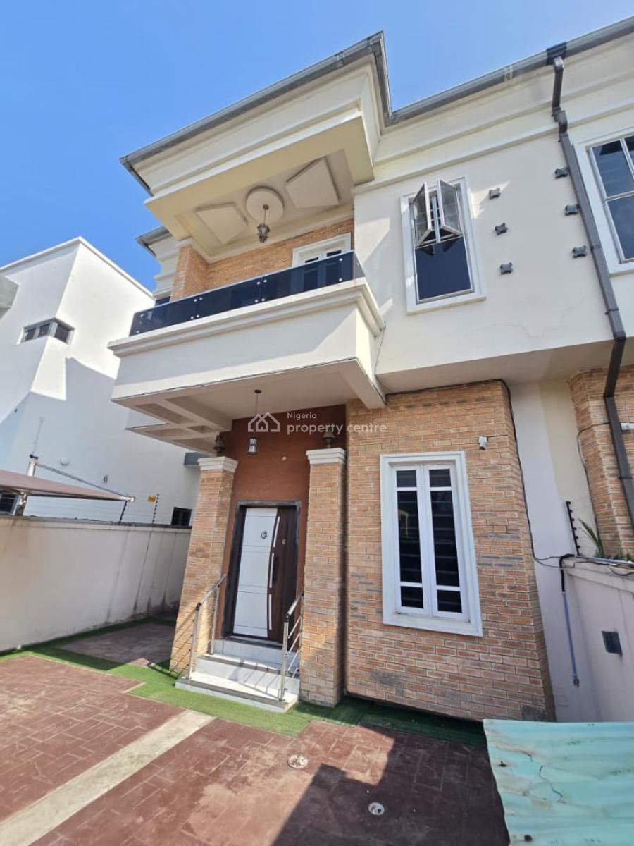 Distress Auction Well Maintained 4 Bedroom Semi-detached Duplex, Bq, Agungi Before Chevron, Lekki, Lagos, Semi-detached Duplex for Sale