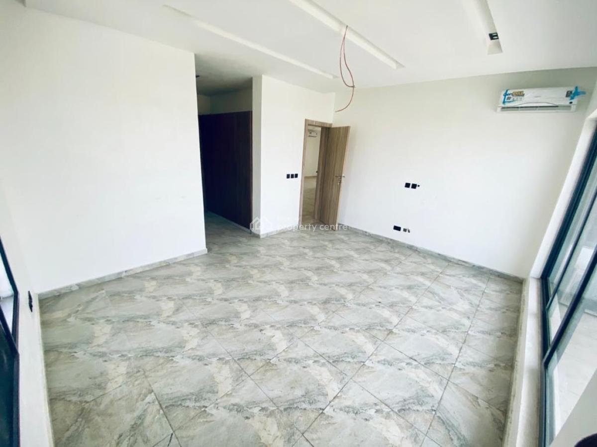 3 Bedrooms Apartment with Bq and Swimming Pool, Lekki Phase 1, Lekki, Lagos, Flat / Apartment for Rent