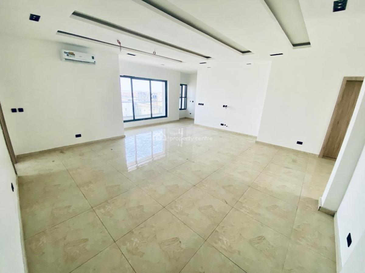 3 Bedrooms Apartment with Bq and Swimming Pool, Lekki Phase 1, Lekki, Lagos, Flat / Apartment for Rent