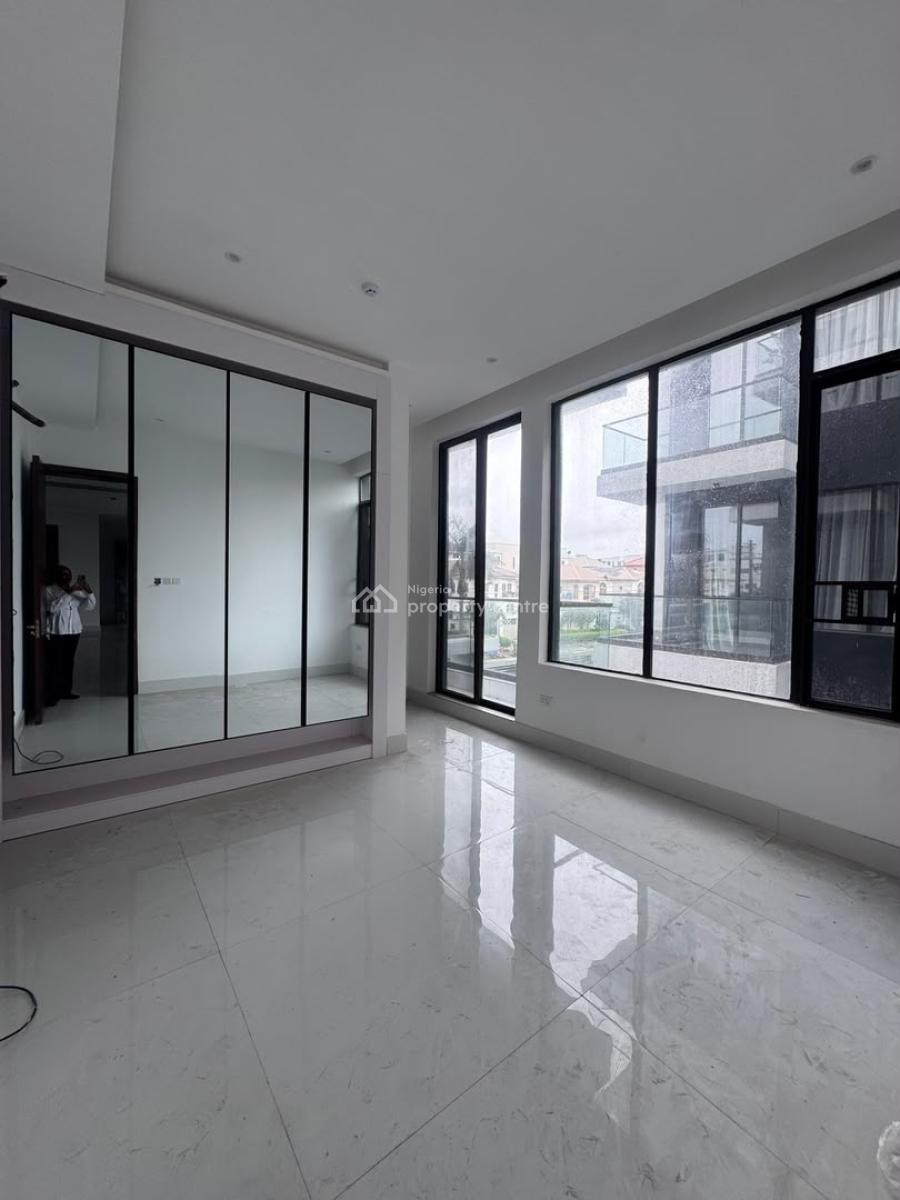 Stunning 3 Bedroom Apartment, Lekki Phase 1, Lekki, Lagos, Flat / Apartment for Rent