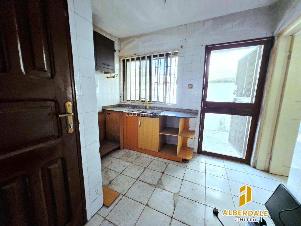 Spacious 3-bedroom Apartment Suitable for Office Use, Lekki Phase 1, Lekki, Lagos, Office Space for Rent