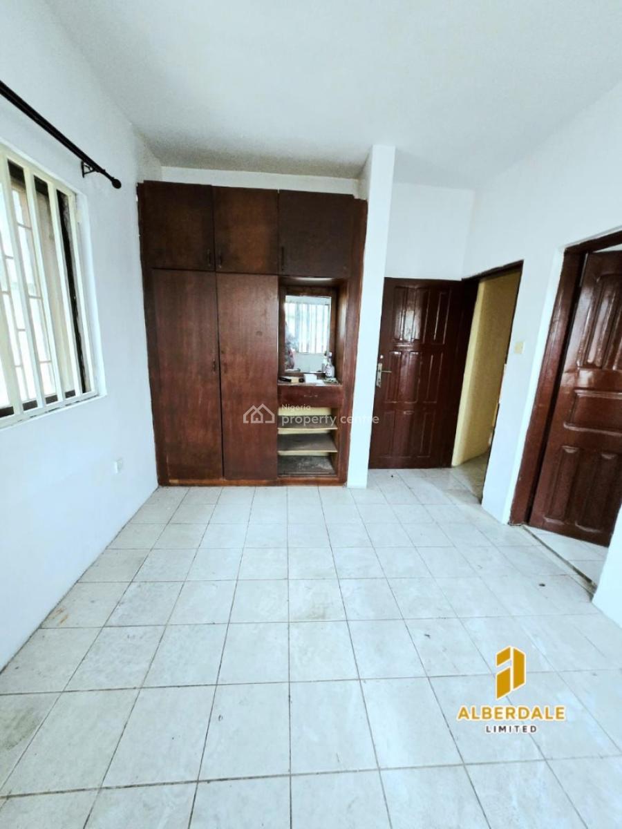 Spacious 3-bedroom Apartment Suitable for Office Use, Lekki Phase 1, Lekki, Lagos, Office Space for Rent