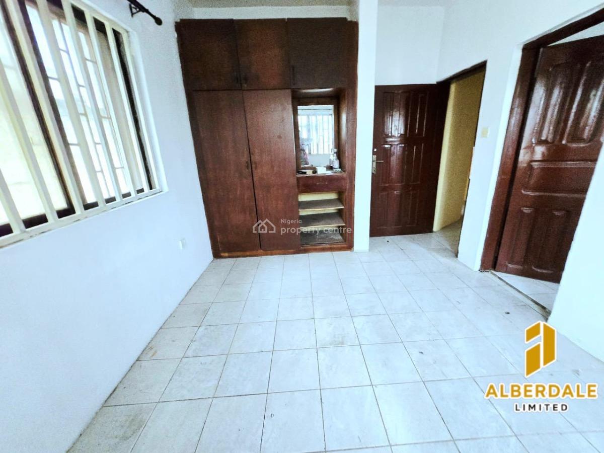Spacious 3-bedroom Apartment Suitable for Office Use, Lekki Phase 1, Lekki, Lagos, Office Space for Rent