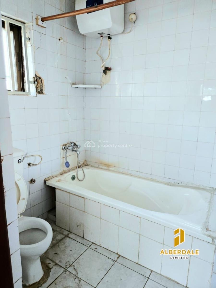 Spacious 3-bedroom Apartment Suitable for Office Use, Lekki Phase 1, Lekki, Lagos, Office Space for Rent